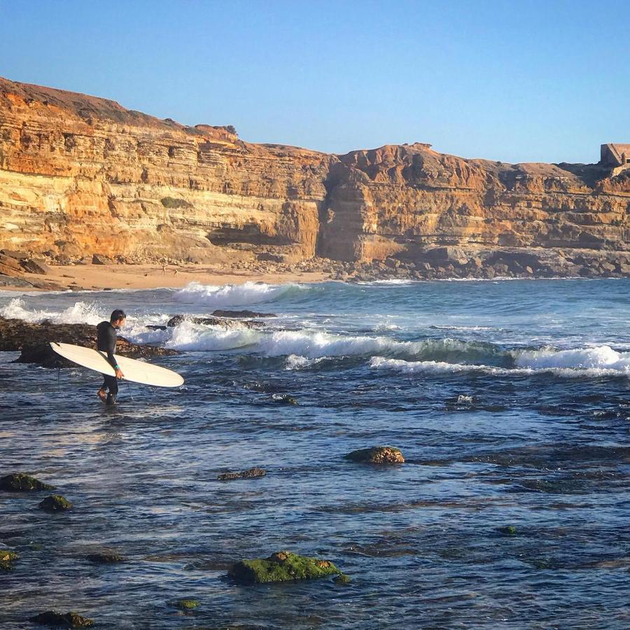 Arthouse Surf Ericeira Hotel Buitenkant foto