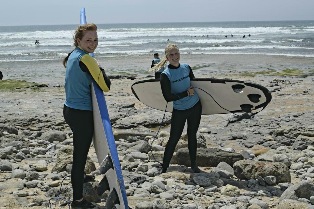 Arthouse Surf Ericeira Hotel Buitenkant foto